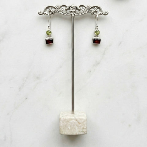 Bali Murni Sterling Silver Garnet & Peridot Earrings – Handcrafted in Celuk